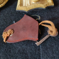 Ensemble Vintage d’Officier de la Marine Impériale Japonaise – Épaulettes, Chapeau et Étui WWII