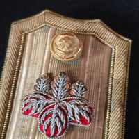 Ensemble Vintage d’Officier de la Marine Impériale Japonaise – Épaulettes, Chapeau et Étui WWII