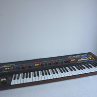 Synthétiseur Roland Juno 60