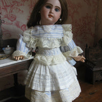 Ancienne poupée en biscuit Bébé Jumeau 1907
