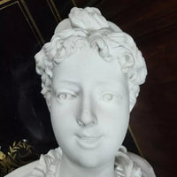 GRAND BUSTE EN BISCUIT DE FEMME