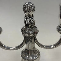 Paire de bougeoirs en argent