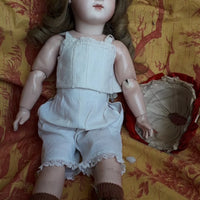 Poupée porcelaine intacte JUMEAU