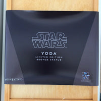 Sculpture en bronze Yoda de Star Wars