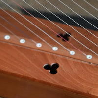 Harpe romane en merisier massif – 23 cordes, sans levier