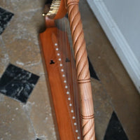 Harpe romane en merisier massif – 23 cordes, sans levier