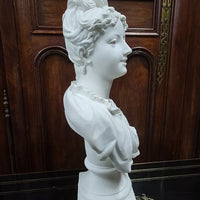 GRAND BUSTE EN BISCUIT DE FEMME