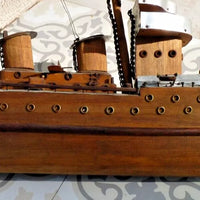MAQUETTE DE BATEAU CUIRASSÉ 1914-1918