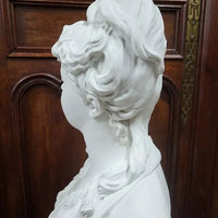 GRAND BUSTE EN BISCUIT DE FEMME