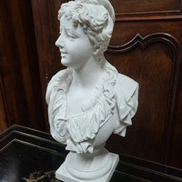 GRAND BUSTE EN BISCUIT DE FEMME