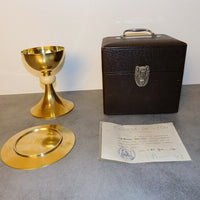 COFFRET CALICE ET PATENE EN VERMEIL