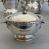 Ensemble de cinq pièces en métal argenté H.BEARD