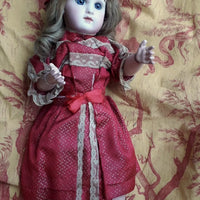 Poupée porcelaine intacte JUMEAU