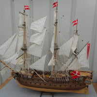 GRANDE MAQUETTE DE BATEAU "VOILIER EPOQUE 1970-1980 EN BOIS