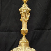 Paire de flambeaux en bronze Louis XVI doré