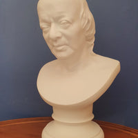 Buste en biscuit de Pierre Jean de Béranger