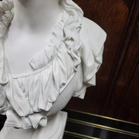 GRAND BUSTE EN BISCUIT DE FEMME