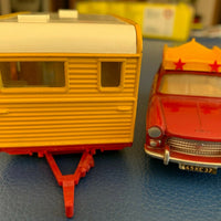 Ancien voiture  Dinky toys France 404 Peugeot et caravane Pinder