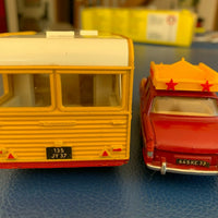 Ancien voiture  Dinky toys France 404 Peugeot et caravane Pinder