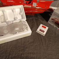 Voiture miniature CMC à l'échelle 1/18