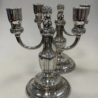 Paire de bougeoirs en argent
