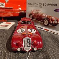 Voiture miniature CMC à l'échelle 1/18
